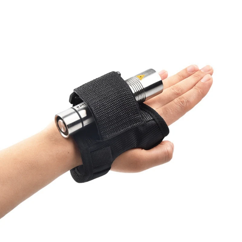 Breathable Underwater Scuba Diving LED Torch Flashlight Holder Soft Black Neoprene Hand Arm Mount Wrist Strap Glove Drop Ship 
Breathable Underwater Scuba Diving LED Torch Flashlight Holder Soft Black Neoprene Hand Arm Mount Wrist Strap Glove Drop Ship