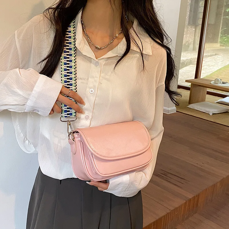 Small Group Bag Women's Solid Color Simple Small Square Bag 2023 New Trendy Ins Fashion Versatile One Shoulder Crossbody
Small Group Bag Women's Solid Color Simple Small Square Bag 2023 New Trendy Ins Fashion Versatile One Shoulder Crossbody