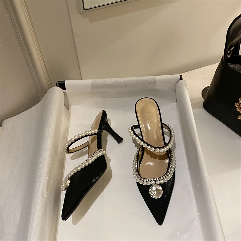 2021 The New women fashion pointed toe baotou high heel shoes lady sexy wedding high heels with pearl deco female party shoes
2021 The New women fashion pointed toe baotou high heel shoes lady sexy wedding high heels with pearl deco female party shoes
