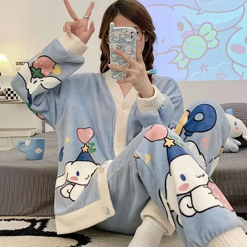 Kawaii Sanrios, плюшевые пижамы, аниме милые женские зимние плюшевые утепленные коралловые бархатные милые искусственные
Kawaii Sanrios, плюшевые пижамы, аниме милые женские зимние плюшевые утепленные коралловые бархатные милые искусственные