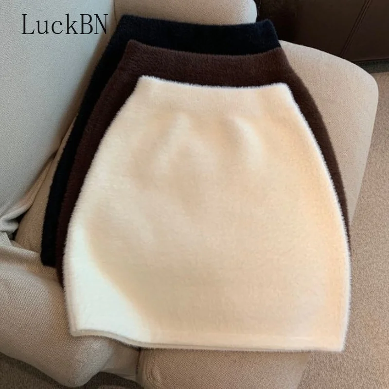 Faldas Mujer Moda Slim Sexy High Waist Wrap Hip Black Furry Skirt Women Mini Autumn Winter Bottom Wild Woolen Elegant Korean New
Faldas Mujer Moda Slim Sexy High Waist Wrap Hip Black Furry Skirt Women Mini Autumn Winter Bottom Wild Woolen Elegant Korean New