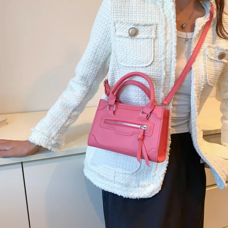 New Fashion Crossbody Bag for Women Casual Western Style Shoulder Handbag Simple Texture Messenger Small Square Bag
New Fashion Crossbody Bag for Women Casual Western Style Shoulder Handbag Simple Texture Messenger Small Square Bag
