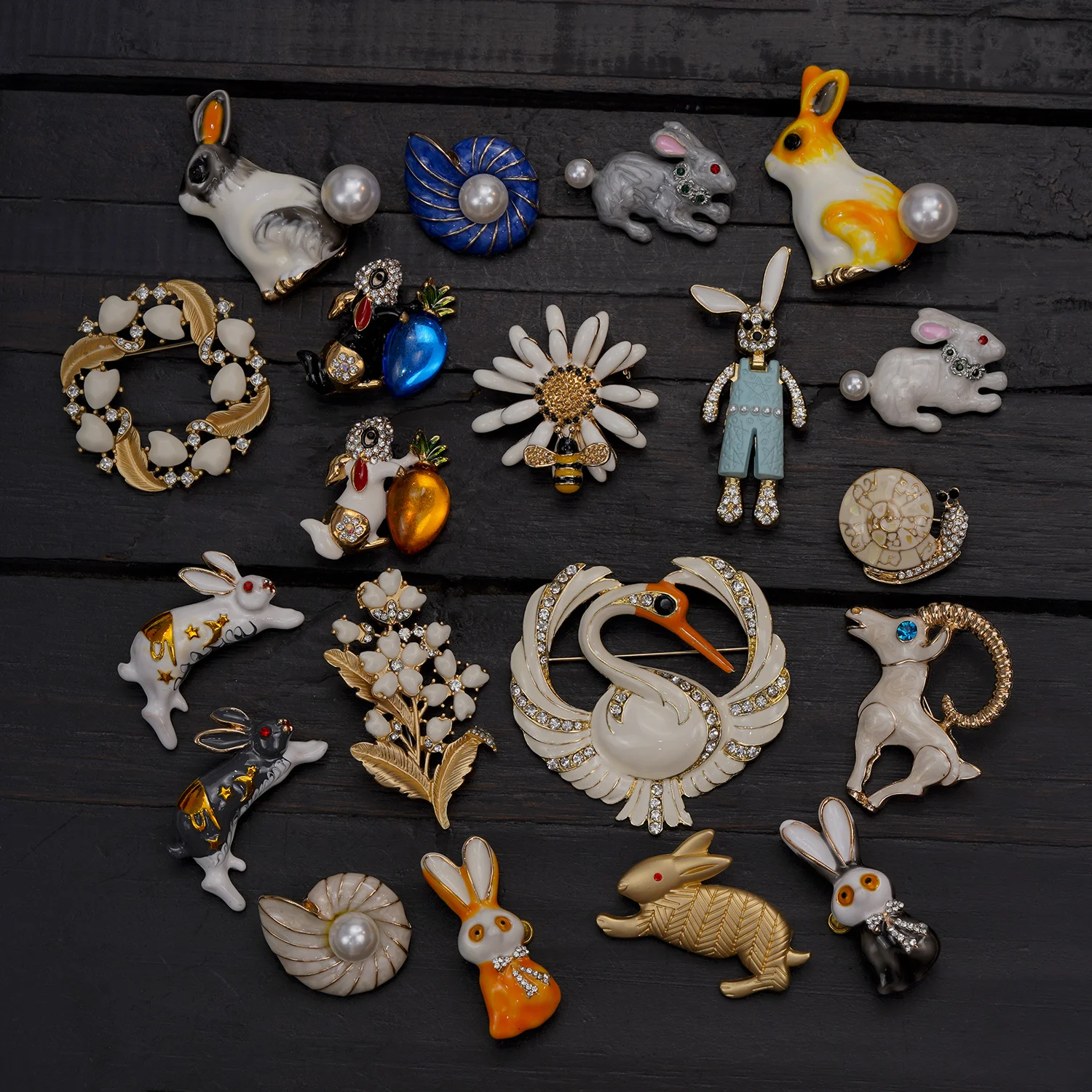 Vintage Rabbit Pearl Enamel Brooches For Women Girls Retro Baroque Animal Series Badges Coresage Lady Elegant Party Banquet Pin
Vintage Rabbit Pearl Enamel Brooches For Women Girls Retro Baroque Animal Series Badges Coresage Lady Elegant Party Banquet Pin