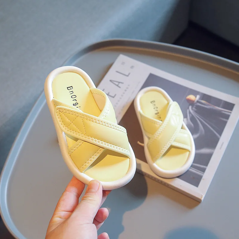 Summer Children's Casual Slippers Solid Color Breathable Non-Slip Home Fashion Kids Soft Slippers Boys Girls Indoor Beach Shoes
Summer Children's Casual Slippers Solid Color Breathable Non-Slip Home Fashion Kids Soft Slippers Boys Girls Indoor Beach Shoes