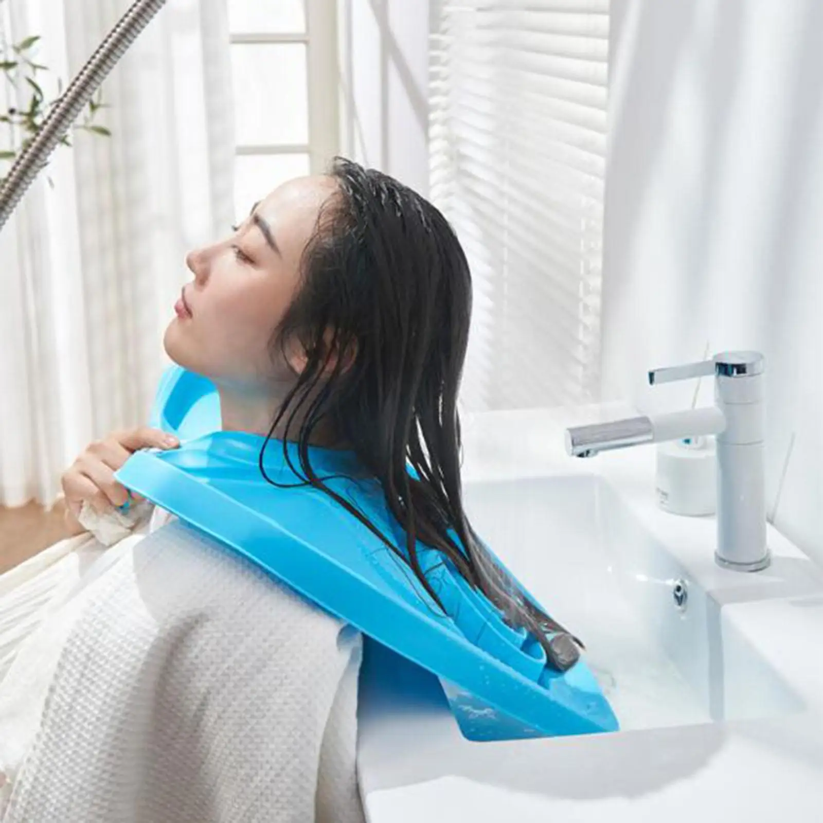 

Hair Washing Basin Tray Foldable TPE Lightweight Portable Comfortable Shampoo Sink for Hair Salon Barber Shop Pregnant Bedridden