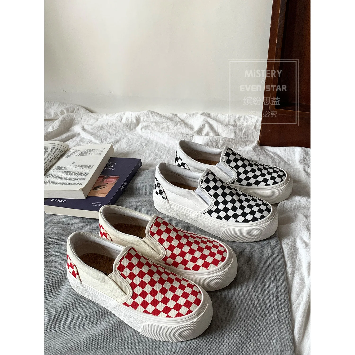 Platform checkerboard plaid shoes women's canvas shoes one foot pedal casual board shoes lazy shoes loafers
Platform checkerboard plaid shoes women's canvas shoes one foot pedal casual board shoes lazy shoes loafers
