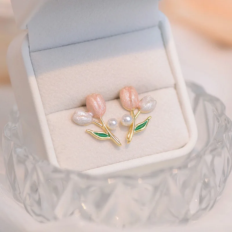 French Style Pink Tulip Flower Stud Earrings for Women Bridal Earrings Wedding Jewelry New Fashion
French Style Pink Tulip Flower Stud Earrings for Women Bridal Earrings Wedding Jewelry New Fashion