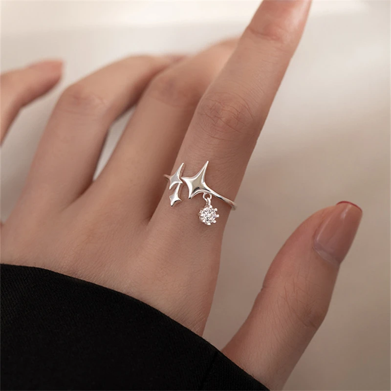2022 New Fashion Exquisite Glass Filled Stars Finger Ring for Women Simple Adjustable Opening Ring Party Jewelry Gift
2022 New Fashion Exquisite Glass Filled Stars Finger Ring for Women Simple Adjustable Opening Ring Party Jewelry Gift
