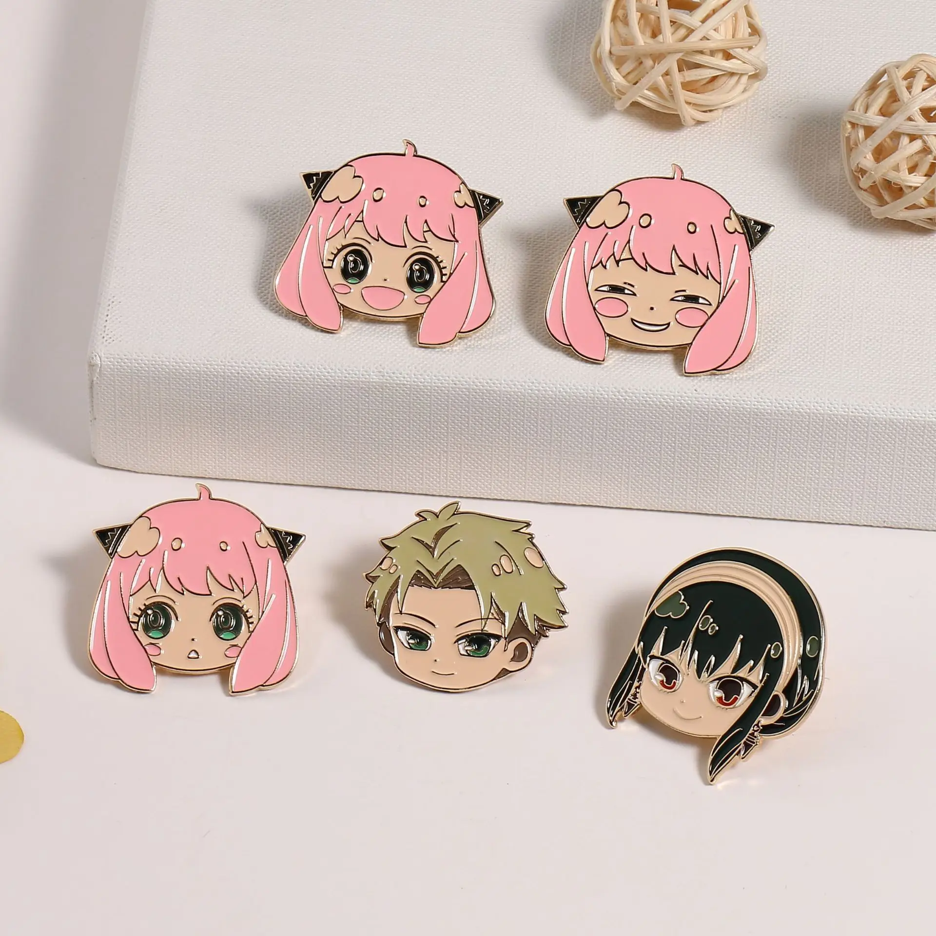 Anime SPY Family Brooch Cosplay Metal Badge Loid Forger Anya Yor Forger Cartoon Cute Pin Gift
Anime SPY Family Brooch Cosplay Metal Badge Loid Forger Anya Yor Forger Cartoon Cute Pin Gift