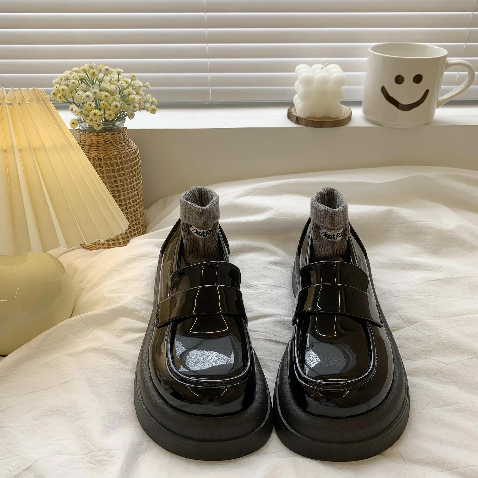 Туфли женские без шнуровки с круглым носком, сабо на платформе, оксфорды в британском стиле, лоферы с мехом, универсальная повседневная обувь на осень
Туфли женские без шнуровки с круглым носком, сабо на платформе, оксфорды в британском стиле, лоферы с мехом, универсальная повседневная обувь на осень