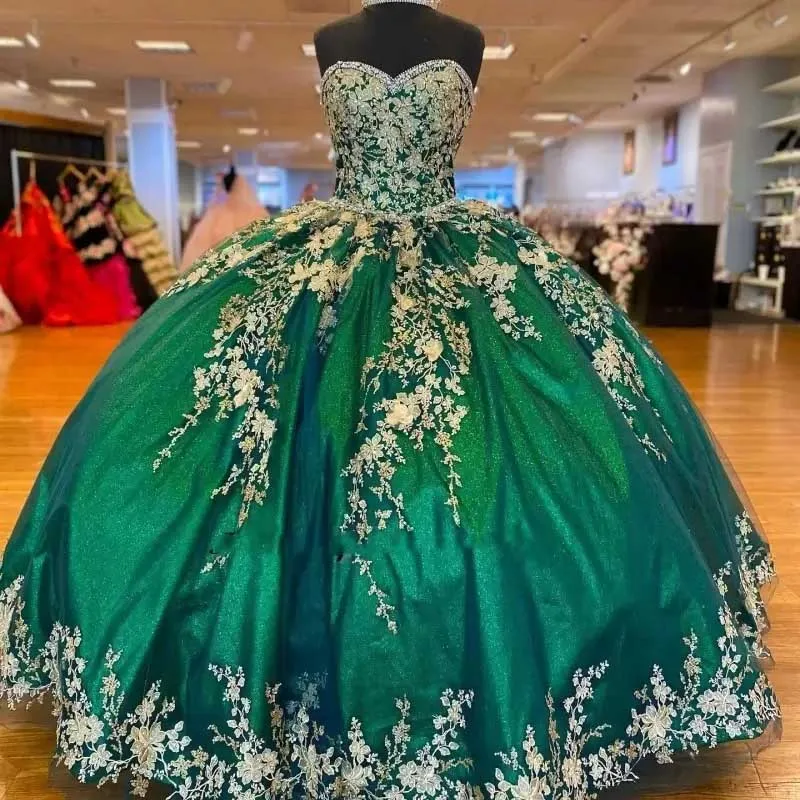 Sparkle Mexican Green Satin Quinceanera Dresses 2023 Custom Made Sweetheart Lace Applique Sweet 16 Prom Party Gowns Vestidos
Sparkle Mexican Green Satin Quinceanera Dresses 2023 Custom Made Sweetheart Lace Applique Sweet 16 Prom Party Gowns Vestidos