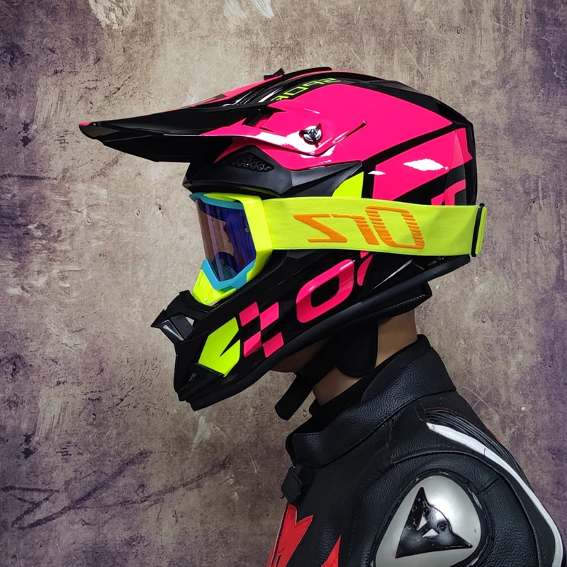 

Latest WLT-126 Motocross Adult Motocross Helmet ATV SUV Downhill Mountain Bike DH Hood Helmet Cross Helm Capacetes DOT Approved