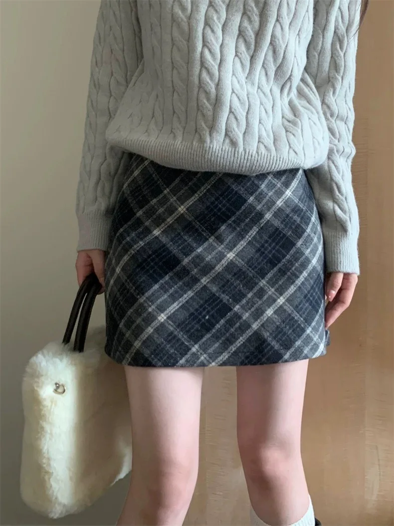

It Looks Beautiful on Me! Fabulous! Age-Reducing Retro Knit sweater Women All-Matching Vest Plaid Skirt sets