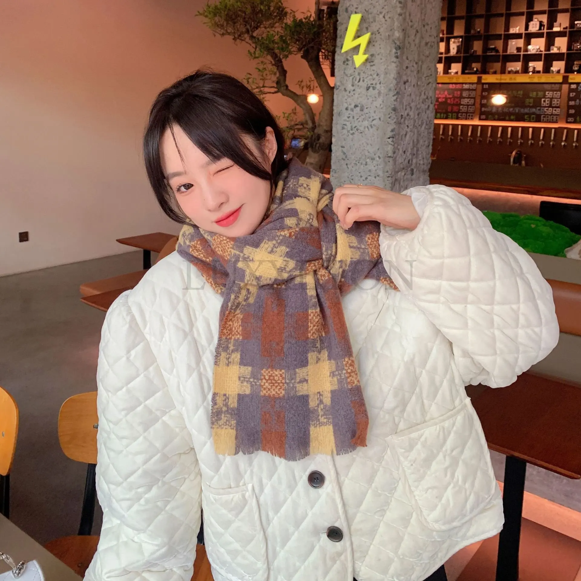 Winter Luxury Brand Design Women Cashmere Scarf Soft Double-sided Jacquard Print Warm Scarf Shawl 
Winter Luxury Brand Design Women Cashmere Scarf Soft Double-sided Jacquard Print Warm Scarf Shawl