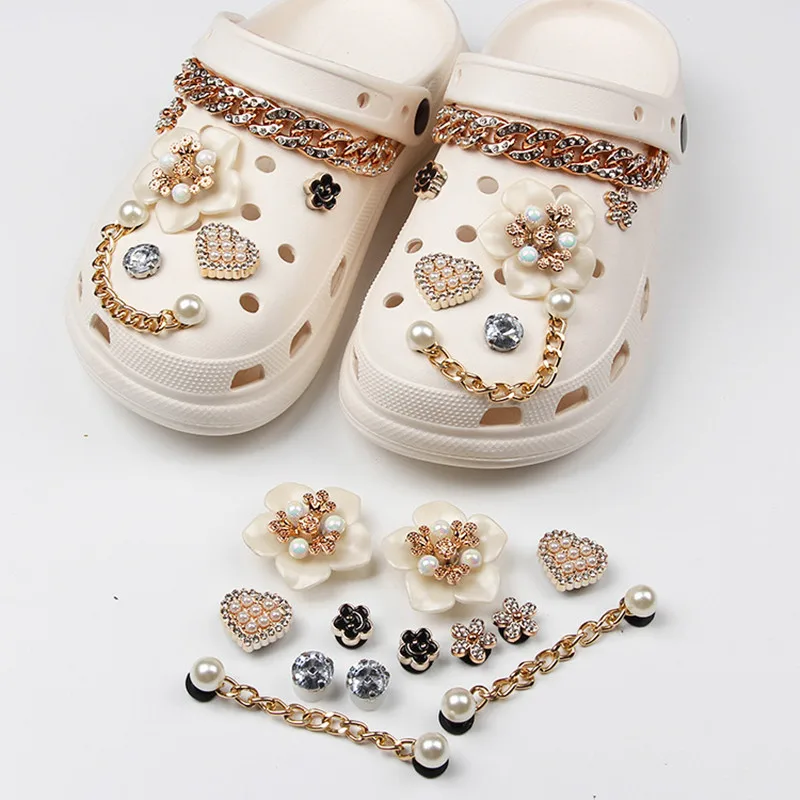 New Summer New Cross Croc Charms Detachable Shoe Buckle Pearl Butterfly Shoes Floral Accessories Wholesale DIY Decorative Buckle
New Summer New Cross Croc Charms Detachable Shoe Buckle Pearl Butterfly Shoes Floral Accessories Wholesale DIY Decorative Buckle