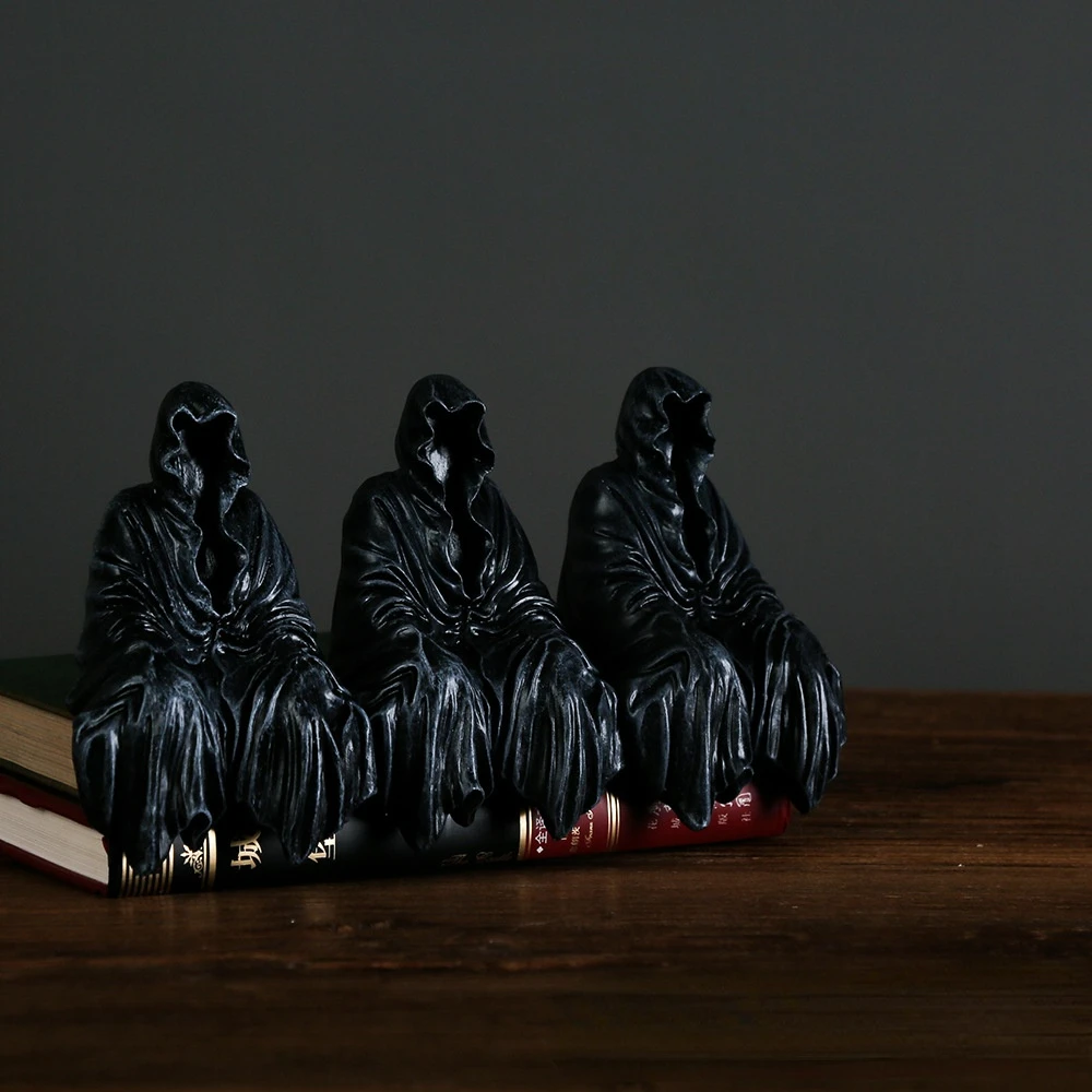 Night Walker in Thriller Black Robe Home Decor Gothic Sitting Style The Main Ornament of Black Clothes and Mystery Resin Crafts
Night Walker in Thriller Black Robe Home Decor Gothic Sitting Style The Main Ornament of Black Clothes and Mystery Resin Crafts