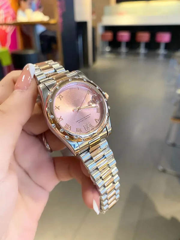 Luxury women watches Top brand Designer diamond gold watch Stainless Steel band Quartz Wristwatches for ladies 28mm
Luxury women watches Top brand Designer diamond gold watch Stainless Steel band Quartz Wristwatches for ladies 28mm