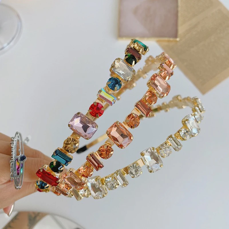 Женская винтажная повязка на голову в стиле барокко
Женская винтажная повязка на голову в стиле барокко