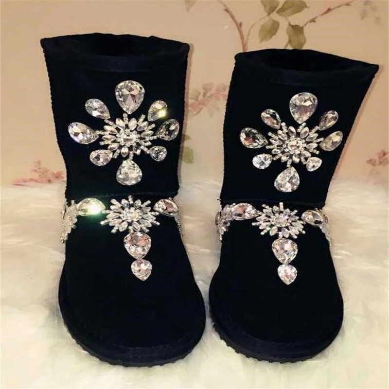 Handmade heavy-duty fashion rhinestone diamond mid-tube leather snow boots women's cotton shoes comfortable and warm 35-44
Handmade heavy-duty fashion rhinestone diamond mid-tube leather snow boots women's cotton shoes comfortable and warm 35-44