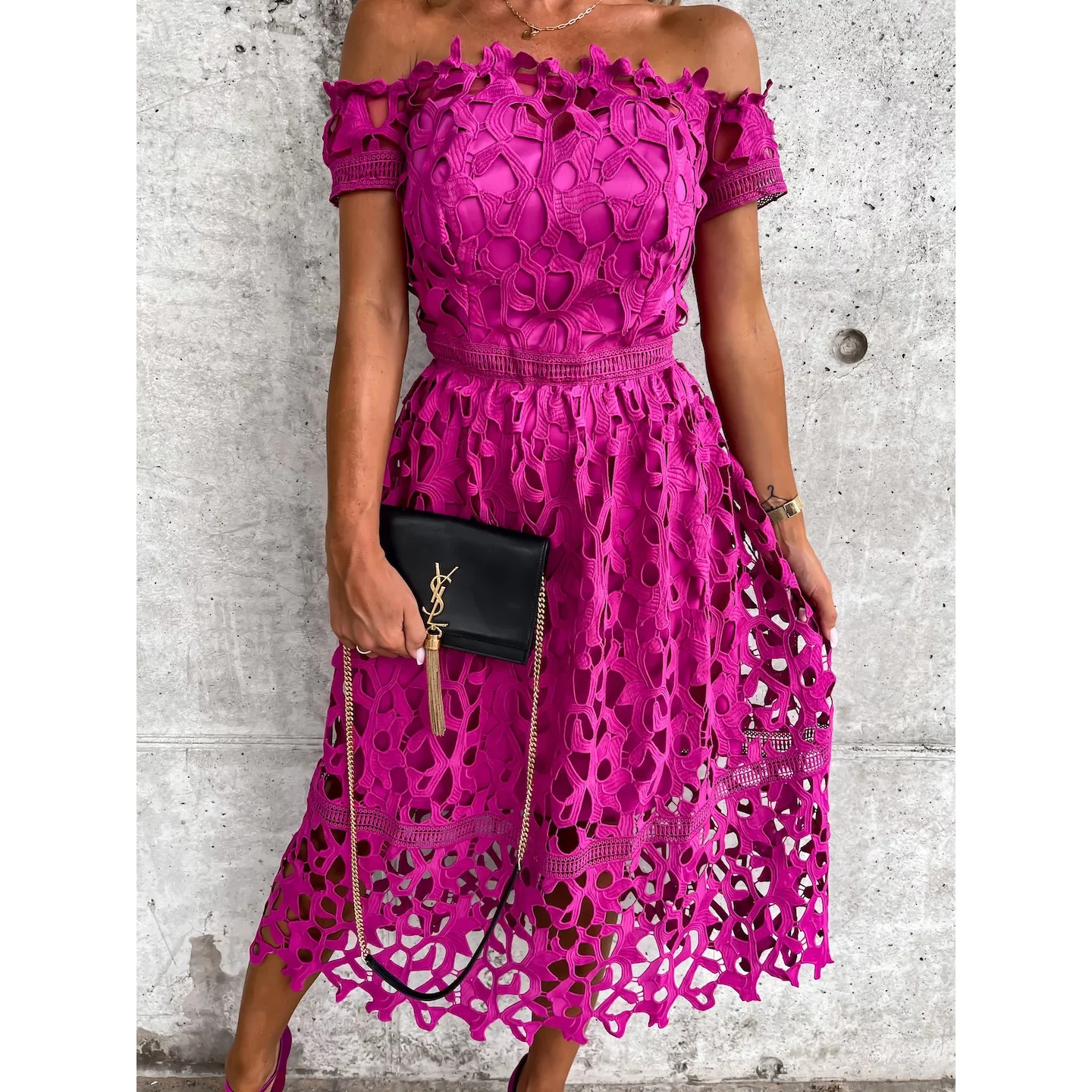 Spring And Summer 2022 New Sexy Straight Collar Lace Dress Vintage Elegant Ins Casual Loose Dress Female
Spring And Summer 2022 New Sexy Straight Collar Lace Dress Vintage Elegant Ins Casual Loose Dress Female