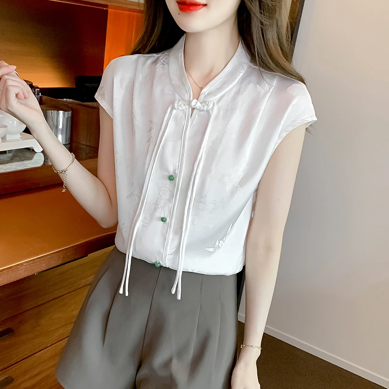 Faux Silk Shirt for Women Summer 2023 New In Jacquard Solid Blouses Loose Fashion Sleeveless Chinese Style Top V-neck
Faux Silk Shirt for Women Summer 2023 New In Jacquard Solid Blouses Loose Fashion Sleeveless Chinese Style Top V-neck