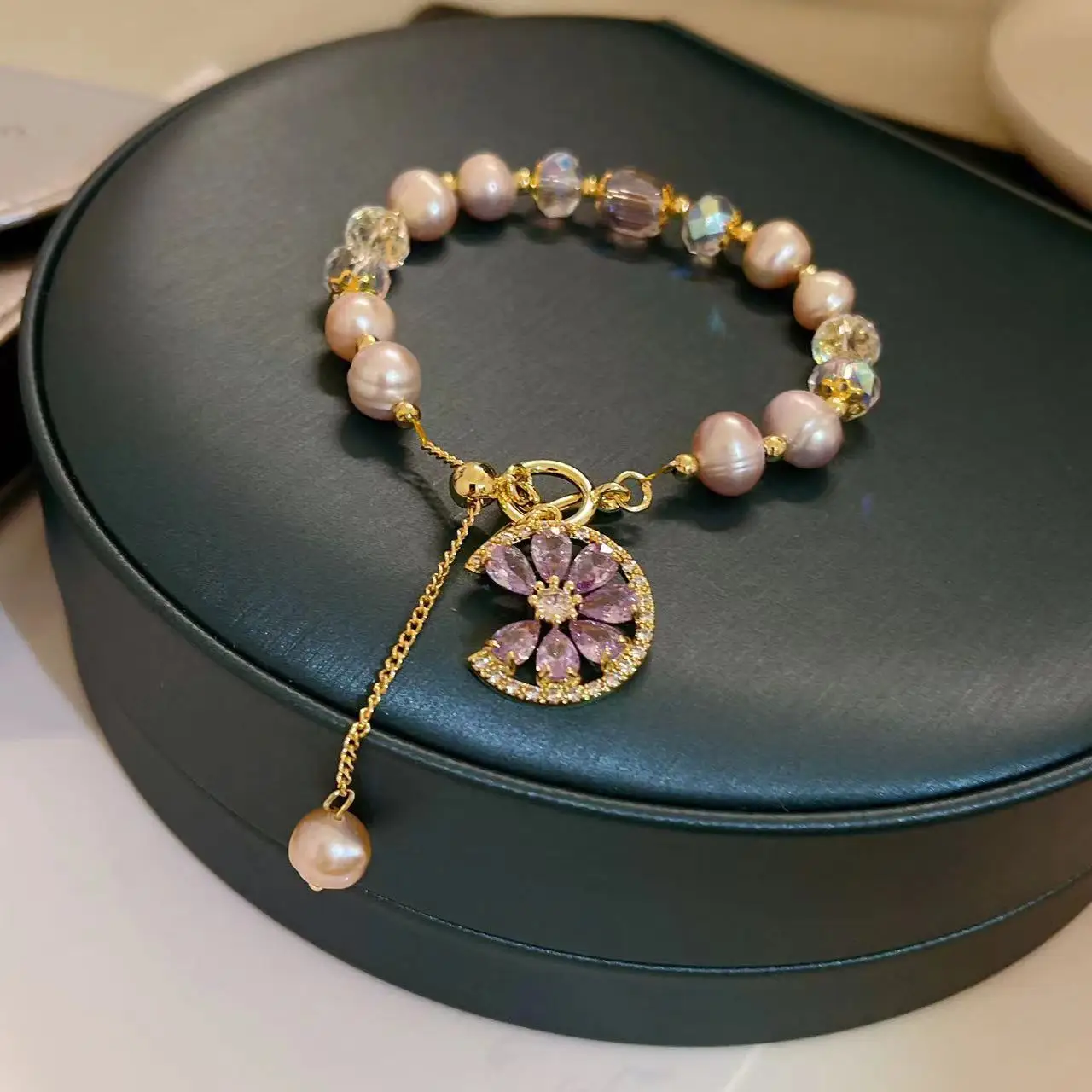 Natural Freshwater Pearls Zircon Flower 18K Gold Plated Purple Crystal Beaded Bracelets Women Fashion Jewelry Wholesale YBR764 
Natural Freshwater Pearls Zircon Flower 18K Gold Plated Purple Crystal Beaded Bracelets Women Fashion Jewelry Wholesale YBR764