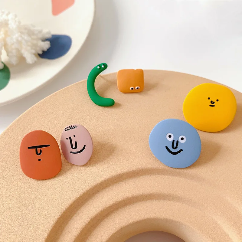 S925 Funny Smiley Face Silver needle earrings paint asymmetric funny face expression earrings cartoon dripping oil earrings
S925 Funny Smiley Face Silver needle earrings paint asymmetric funny face expression earrings cartoon dripping oil earrings