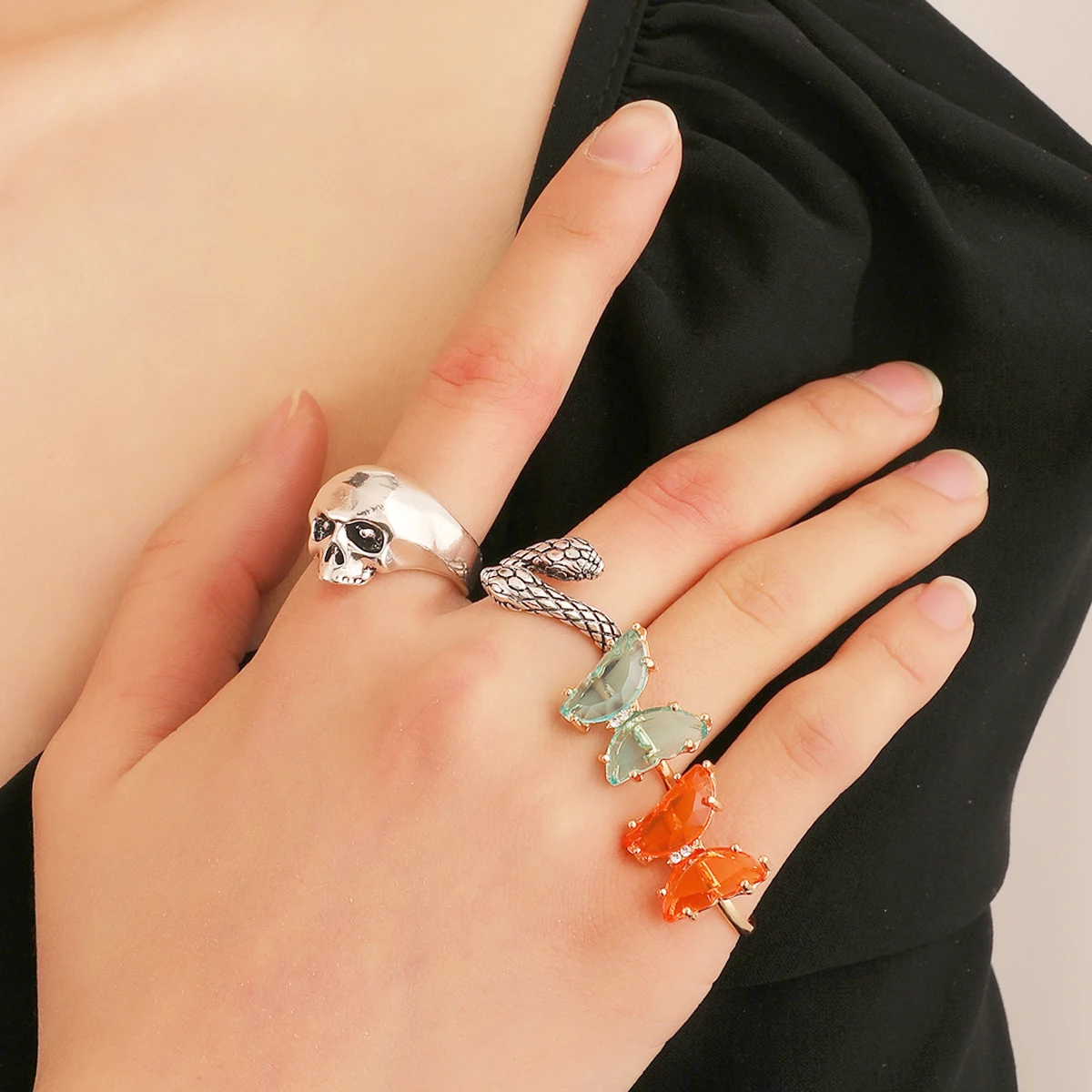 4pcs Colorful Butterfly Ring For Women Vintage Silver Color Snake Skull Rings Women Men Punk Ring Set 2022 Jewelry Trend joyeria
4pcs Colorful Butterfly Ring For Women Vintage Silver Color Snake Skull Rings Women Men Punk Ring Set 2022 Jewelry Trend joyeria