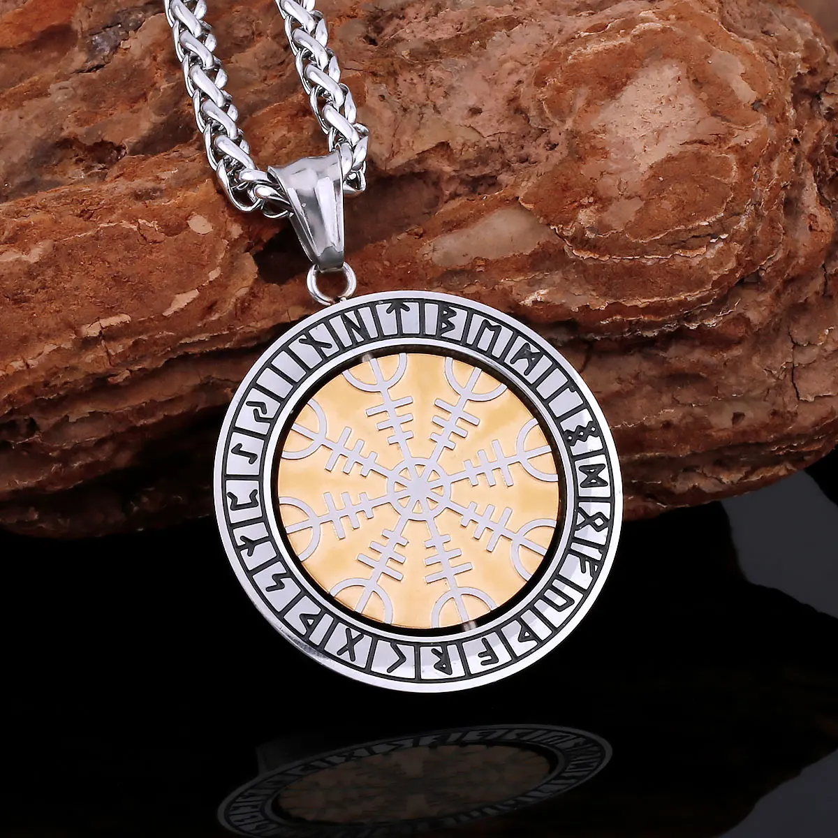 

Men's Vintage Viking Rotating Odin Compass Necklace Nordic Stainless Steel Rune Amulet Pendant Scandinavian Jewelry Gift
