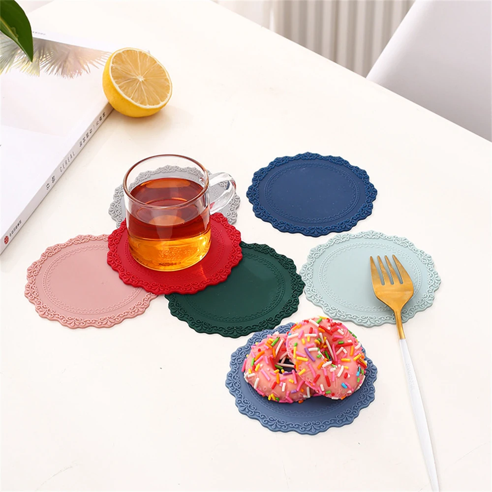 Waterproof Round Coaster Flexible Without Deformation Anti-skid Silicone Dinner Mat Oil-proof Silicone Cup Coaster Kitchen Tool 
Waterproof Round Coaster Flexible Without Deformation Anti-skid Silicone Dinner Mat Oil-proof Silicone Cup Coaster Kitchen Tool