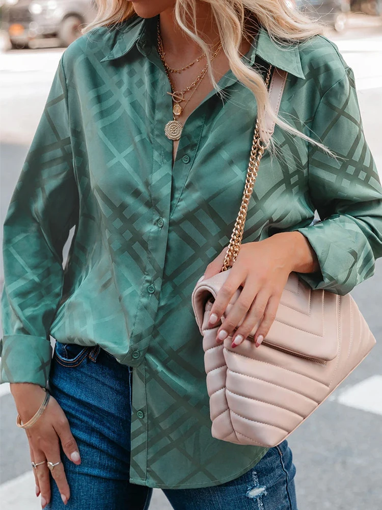 Women Spring New Silk Shiny Button Shirt 2022 Office Elegant Solid Shirt Tops Autumn Fashion Lapel Long Sleeve Loose Blouse Tops
Women Spring New Silk Shiny Button Shirt 2022 Office Elegant Solid Shirt Tops Autumn Fashion Lapel Long Sleeve Loose Blouse Tops