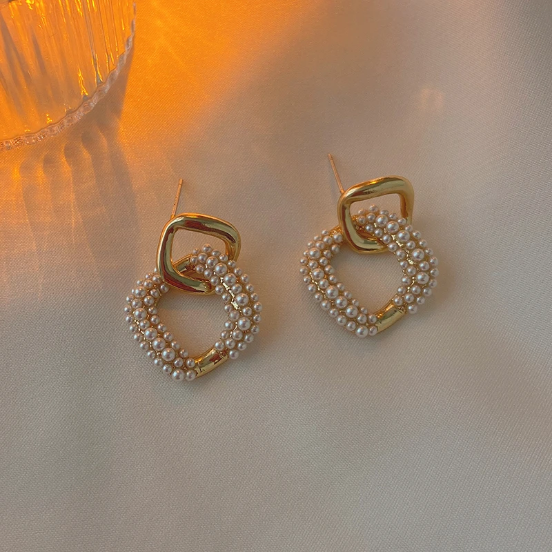 Geometric Square Connect Pearl Dangle Earrings Retro Luxury Stud Earrings Female 925 Sterling Silver Drop Party Wedding Jewelry
Geometric Square Connect Pearl Dangle Earrings Retro Luxury Stud Earrings Female 925 Sterling Silver Drop Party Wedding Jewelry