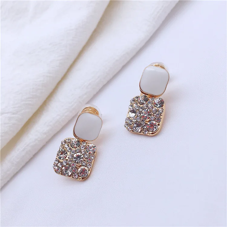 TJP Fashion retro super sparkling crystal geometric square earrings temperament without ear holes mosquito coil ear clip
TJP Fashion retro super sparkling crystal geometric square earrings temperament without ear holes mosquito coil ear clip