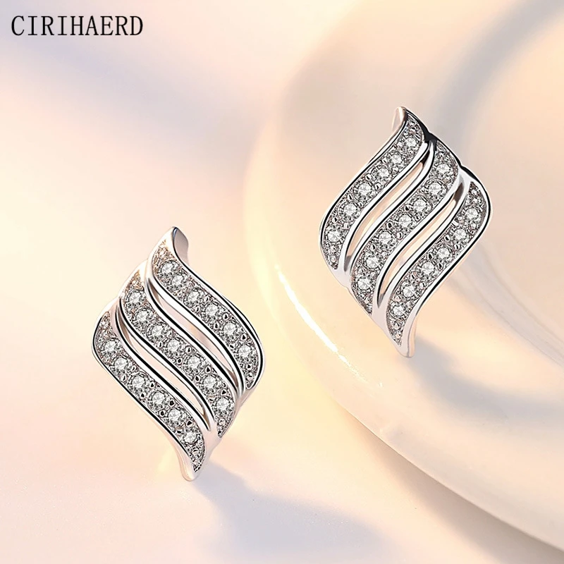 Korean Fashion Stud Earrings For Women 925 Silver Crystal Heart Pendants Pin Piercing Wedding Party Earrings Bridesmaid Gift New
Korean Fashion Stud Earrings For Women 925 Silver Crystal Heart Pendants Pin Piercing Wedding Party Earrings Bridesmaid Gift New
