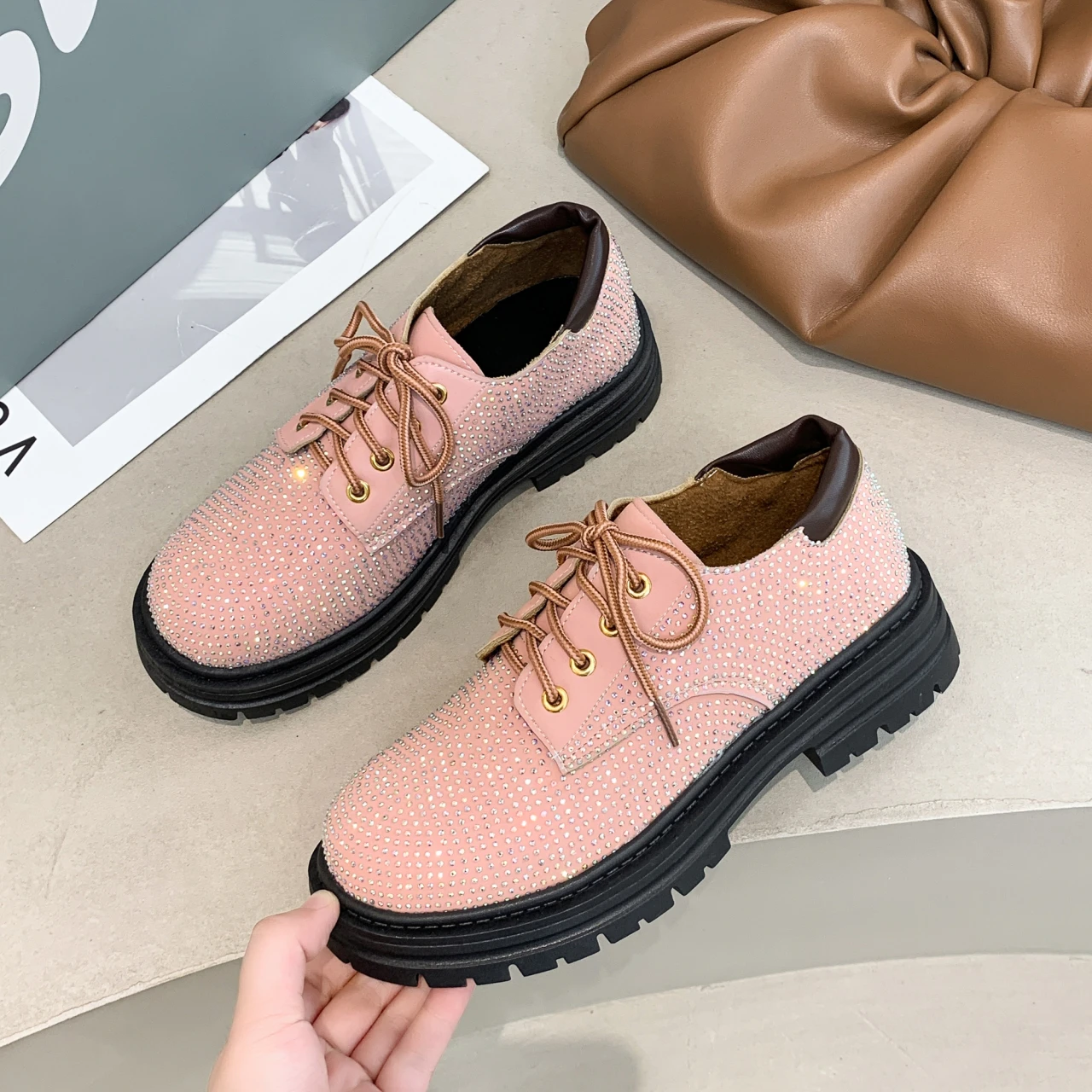 Fashion Casual Shoes Women Genuine Pink Rhinestones Designer Colorful Loafers Luxury Brand Leather Female Flats Ladies Moccasins
Fashion Casual Shoes Women Genuine Pink Rhinestones Designer Colorful Loafers Luxury Brand Leather Female Flats Ladies Moccasins