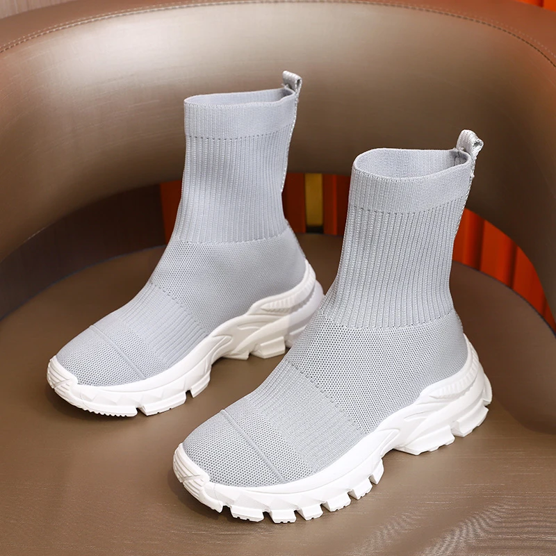 Autumn and Winter New Women's Nude Boots Solid Color Round Toe Flat Boots Outdoor Non-slip Comfortable Lightweight Casual Boots
Autumn and Winter New Women's Nude Boots Solid Color Round Toe Flat Boots Outdoor Non-slip Comfortable Lightweight Casual Boots