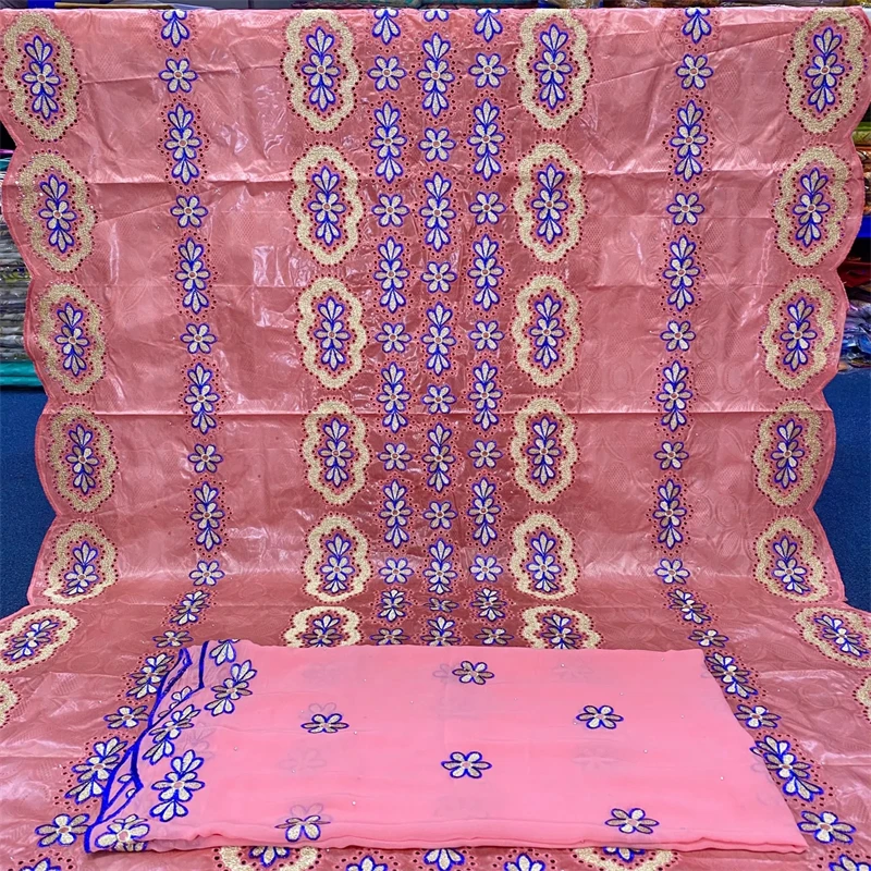 5 +2yard high quality Jacquard dress fabric bazin riche With fragrance bazin brode fragrant bazin 2022 for weddingparty 1.6k g
5 +2yard high quality Jacquard dress fabric bazin riche With fragrance bazin brode fragrant bazin 2022 for weddingparty 1.6k g