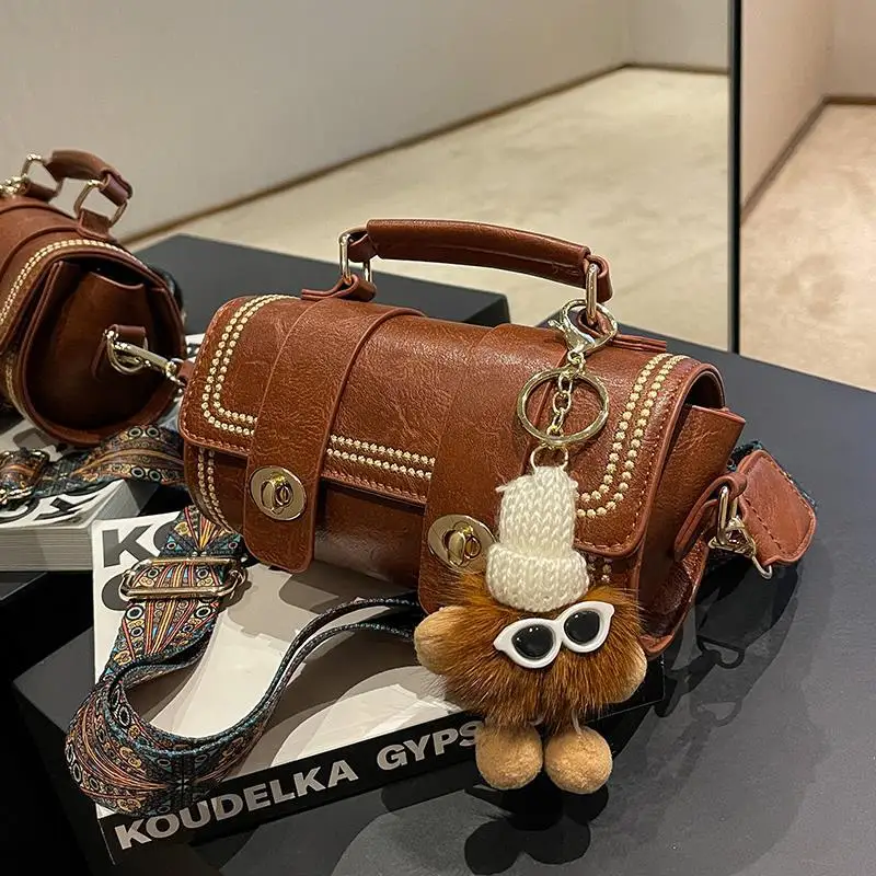 Women's Vintage Shoulder Bag for Daily Life Party Dating Soft PU Top-Handle Handbag Cool Designed Luxury Barel Bag
Women's Vintage Shoulder Bag for Daily Life Party Dating Soft PU Top-Handle Handbag Cool Designed Luxury Barel Bag