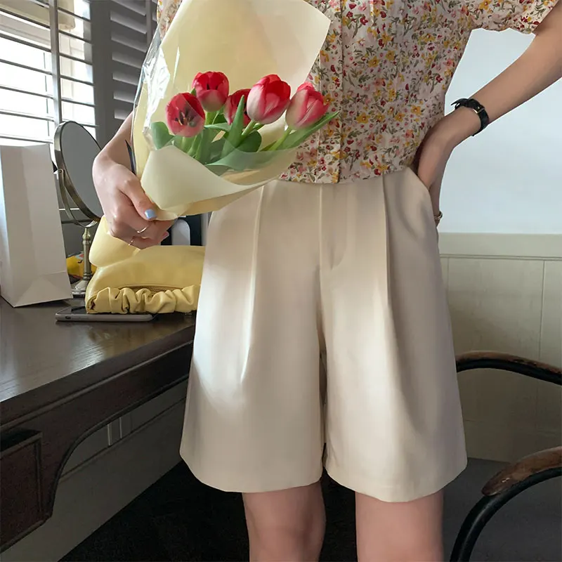 3Colors SML Summer Shorts For Womens 2022 Wide Leg High Waist Black Beige Green Vintage Female Suit Shorts Womans (X0347) 
3Colors SML Summer Shorts For Womens 2022 Wide Leg High Waist Black Beige Green Vintage Female Suit Shorts Womans (X0347)