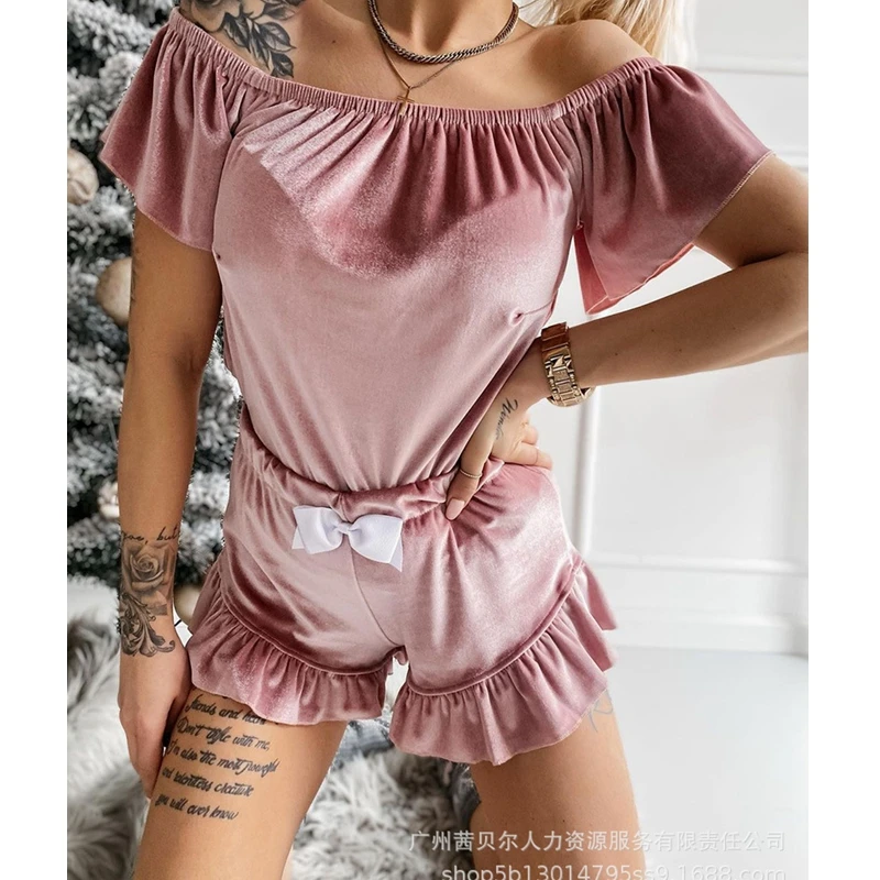 Women's Velvet Suit Summer Fashion Short Sleeve Pleated Slash Neck Top Elastic Waist Bow Ruffle Stitching Shorts Suit
Women's Velvet Suit Summer Fashion Short Sleeve Pleated Slash Neck Top Elastic Waist Bow Ruffle Stitching Shorts Suit