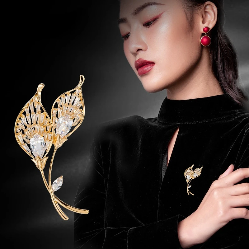 New Flower Crystal Brooch Female High-end Luxury Temperament Wild Atmosphere Suit Pin Wool Coat Coat Corsage Accessories
New Flower Crystal Brooch Female High-end Luxury Temperament Wild Atmosphere Suit Pin Wool Coat Coat Corsage Accessories