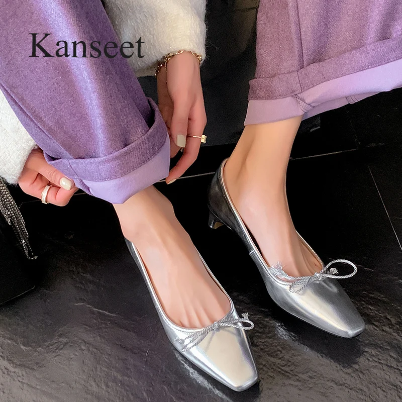 Новинка 2023, женская обувь Kanseet из натуральной кожи, модные туфли-лодочки ручной работы с квадратным носком и бантом-бабочкой на среднем каблуке, серебристые, 40, на весну
Новинка 2023, женская обувь Kanseet из натуральной кожи, модные туфли-лодочки ручной работы с квадратным носком и бантом-бабочкой на среднем каблуке, серебристые, 40, на весну