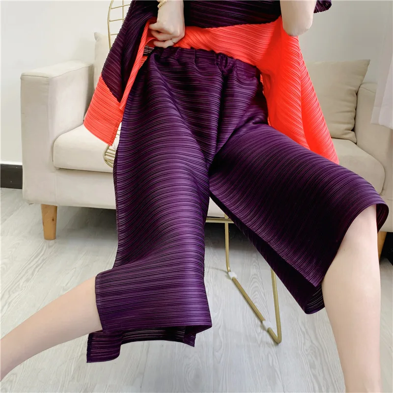 2022 Spring and Summer New Miyake Pleated Wide-Leg Pants Loose Slimming 7-Point Pants Split Elastic Waist Pleated Pants Women
2022 Spring and Summer New Miyake Pleated Wide-Leg Pants Loose Slimming 7-Point Pants Split Elastic Waist Pleated Pants Women