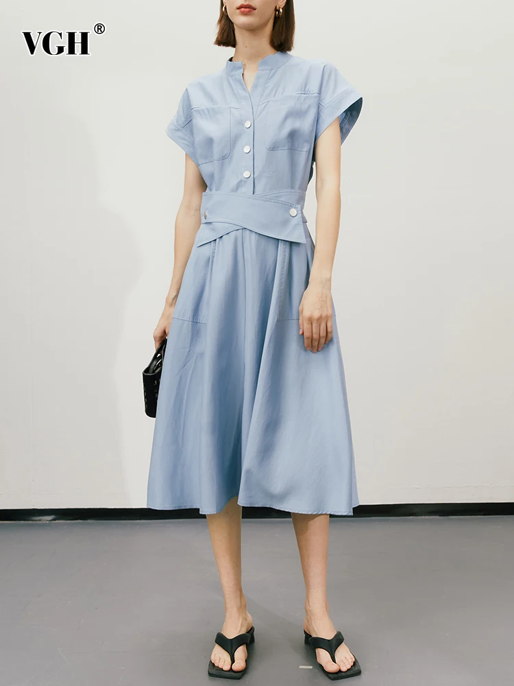 Женское мини-платье с V-образным вырезом и коротким рукавом 
Женское мини-платье с V-образным вырезом и коротким рукавом