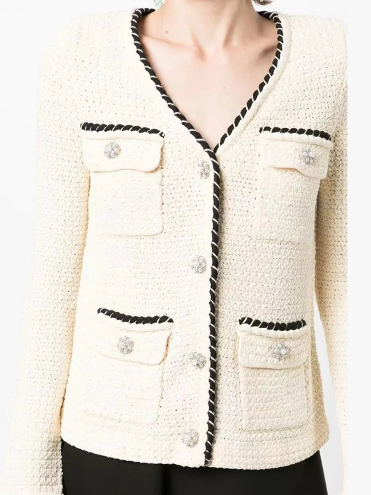 Women's Multiple Pockets Loose Knit Cardigan V-neck Long Sleeve Temperament 2023 Early Spring Female Sweater with Pearl Buttons
Women's Multiple Pockets Loose Knit Cardigan V-neck Long Sleeve Temperament 2023 Early Spring Female Sweater with Pearl Buttons