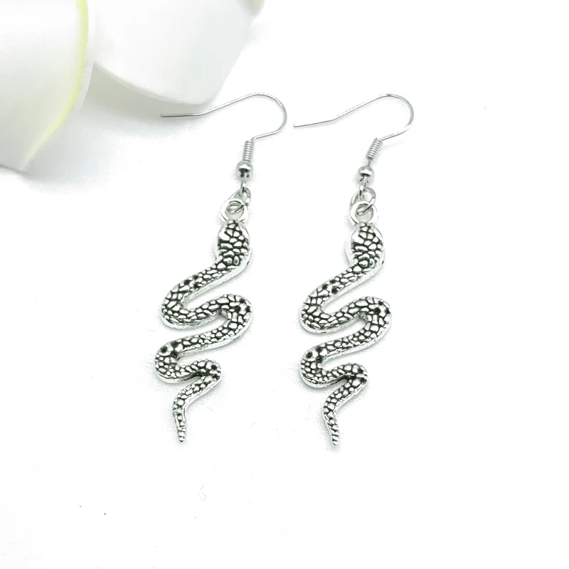 Gothic Vintage Punk Snake Earrings Jewelry Special Silver Earrings Fashion Jewelry 2022 Ladies Girls Party Gifts
Gothic Vintage Punk Snake Earrings Jewelry Special Silver Earrings Fashion Jewelry 2022 Ladies Girls Party Gifts