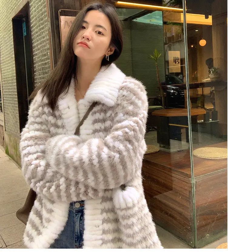 Winter Fashion Faux Mink Fur Coat Thick Warm Turndown Collar Jacket All-match Short Knitted Trendy Overcoat New Women 2022
Winter Fashion Faux Mink Fur Coat Thick Warm Turndown Collar Jacket All-match Short Knitted Trendy Overcoat New Women 2022