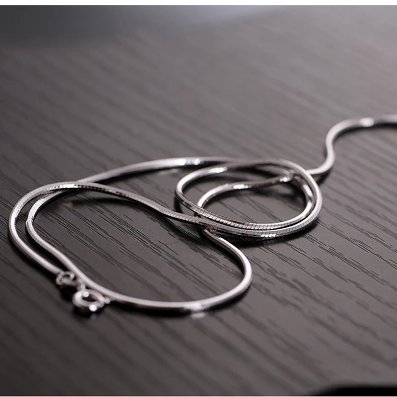 New Silver Korean Fashion Jewelry Men Necklace Eight-Sided Snake Bone Chain Gift Silver Jewelry Accessories
New Silver Korean Fashion Jewelry Men Necklace Eight-Sided Snake Bone Chain Gift Silver Jewelry Accessories