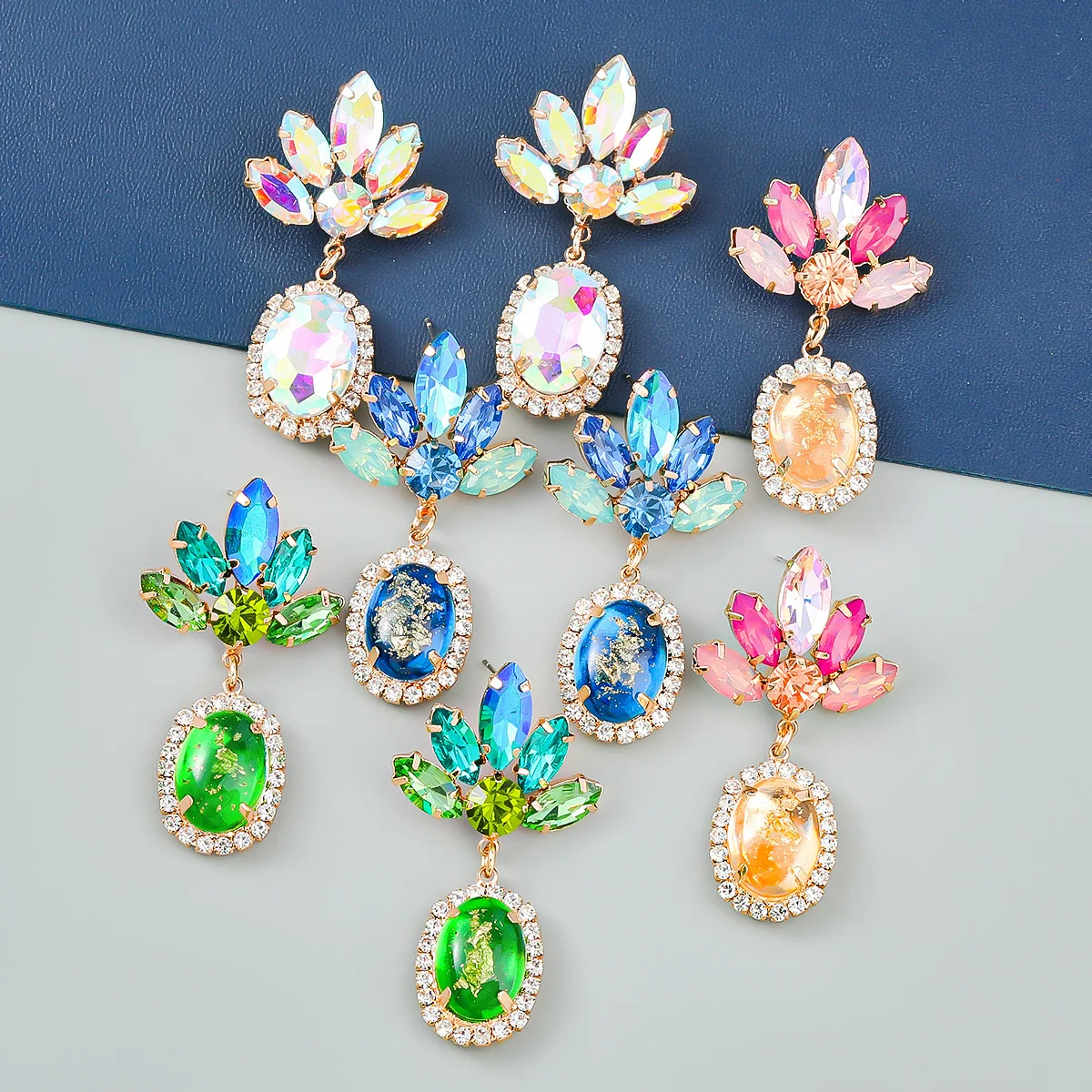 New Trend 4 Color Rhinestone Resin Dangle Earrings Women's Earrings Dinner Party Wedding Accessories Fashion Statement Jewelry
New Trend 4 Color Rhinestone Resin Dangle Earrings Women's Earrings Dinner Party Wedding Accessories Fashion Statement Jewelry