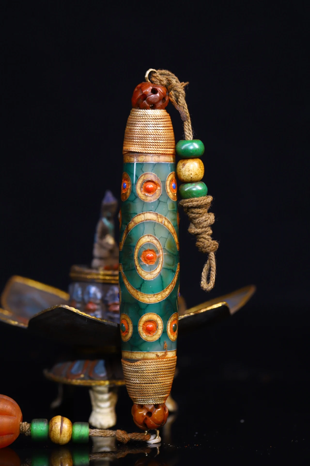 5" Tibetan Temple Collection old natural agate mosaic gem Dzi Beads nine eyeballs Amulet pendant magic weapon Town house
5" Tibetan Temple Collection old natural agate mosaic gem Dzi Beads nine eyeballs Amulet pendant magic weapon Town house